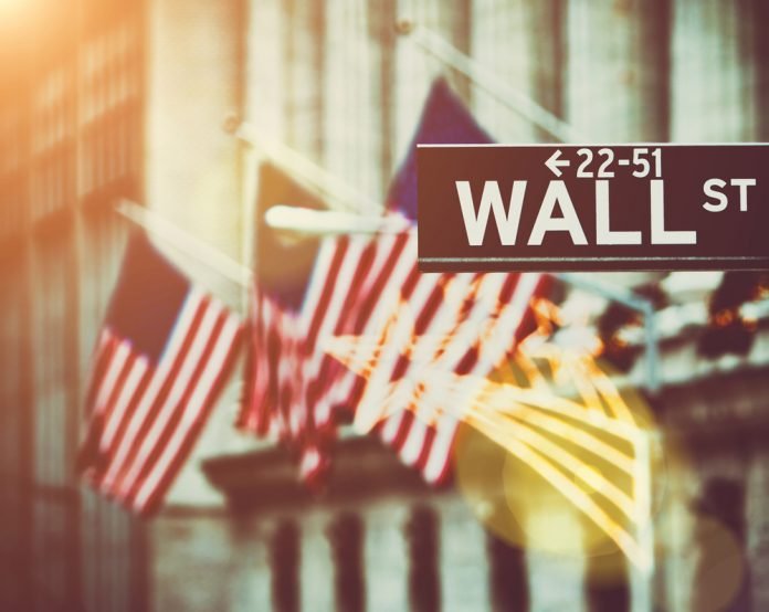 shutterstock_391056130.jpg Bitcoin Falls Through Key Average as Traditional Markets Hit Record Highs